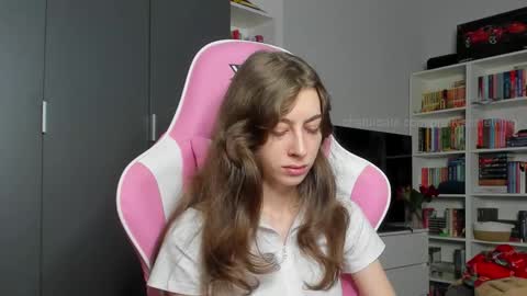Sophie  next stream will be at Monday  i will wait you guys  online show from October 2025 06:26:02 AM