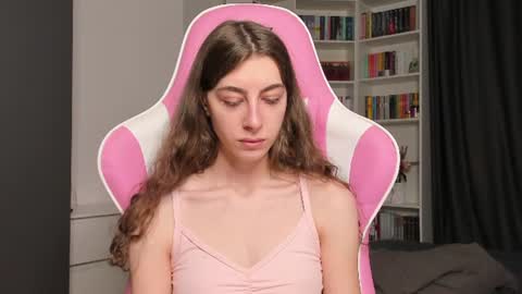 Snapshot of prettysomething chatting on June 2026 07:24:01 AM Sophie next stream will be at Monday i will wait you guys online show from June 2026 07:24:01 AM