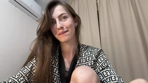 Snapshot of prettyyy_angel chatting on May 2026 07:01:02 PM prettyyy_angel online show from May 2026 07:01:02 PM