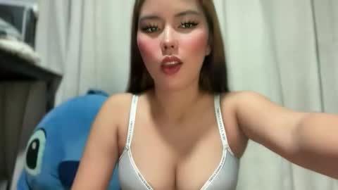 Snapshot of pricelessbeautyxxx chatting on May 2026 08:32:01 AM TINA online show from May 2026 08:32:01 AM