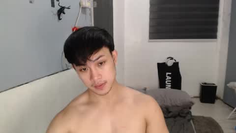 Snapshot of princeadrianx chatting on November 2025 06:43:01 PM Prince Adrian online show from November 2025 06:43:01 PM