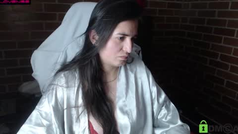 Snapshot of princesa_leia_zathur chatting on June 2026 12:33:01 AM Leia online show from June 2026 12:33:01 AM