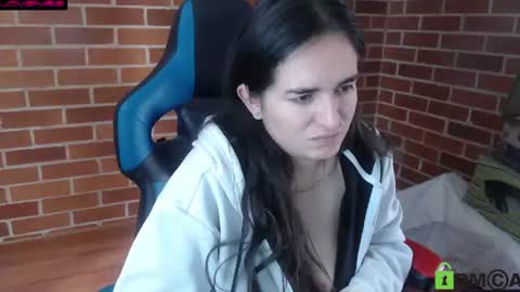 Snapshot of princesa_leia_zathur chatting on June 2026 01:37:02 PM Leia online show from June 2026 01:37:02 PM
