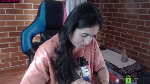Snapshot of princesa_leia_zathur chatting on July 2026 12:51:01 PM Leia online show from July 2026 12:51:01 PM