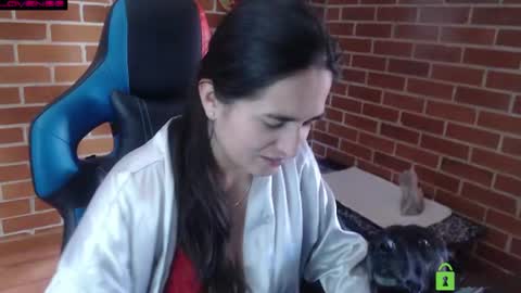 Snapshot of princesa_leia_zathur chatting on July 2026 02:42:02 PM Leia online show from July 2026 02:42:02 PM
