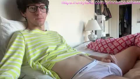 Snapshot of princespeaches chatting on October 2025 08:40:02 PM Peaches online show from October 2025 08:40:02 PM