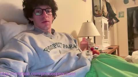 Snapshot of princespeaches chatting on December 2025 12:38:02 AM Peaches online show from December 2025 12:38:02 AM