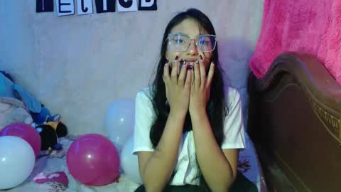  Elia  online show from October 2025 11:16:01 PM