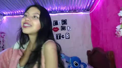  Elia  online show from November 2025 10:43:01 PM