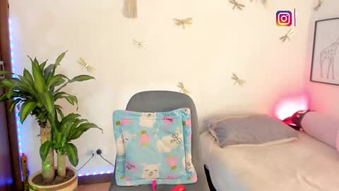 princessluna_14 online show from March 2026 09:51:01 PM