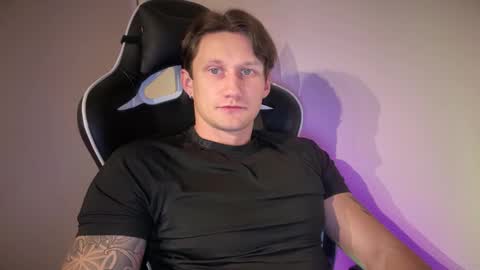 Snapshot of prisoner77_390 chatting on October 2025 12:44:01 AM Oliver online show from October 2025 12:44:01 AM