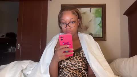 Snapshot of productivepussy chatting on November 2025 01:44:02 PM ProductivePorn online show from November 2025 01:44:02 PM