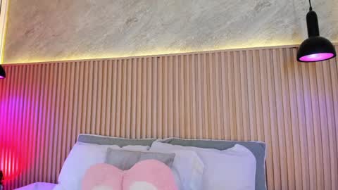 Profana Red online show from April 2026 01:49:02 PM