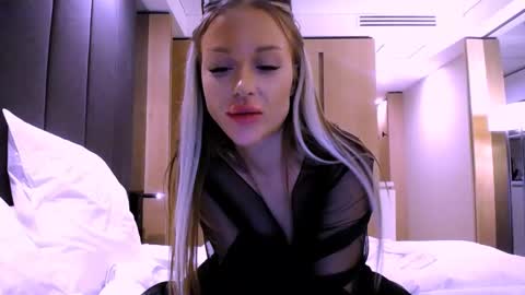 Snapshot of project_barbara chatting on December 2024 09:43:01 PM Barbara online show from December 2024 09:43:01 PM