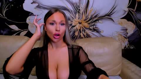 Snapshot of project_barbara chatting on October 2025 08:26:02 AM Barbara online show from October 2025 08:26:02 AM