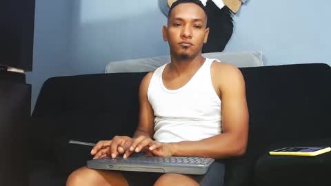 Snapshot of prometo23cm chatting on October 2025 08:01:01 AM Grande y Gruesa online show from October 2025 08:01:01 AM