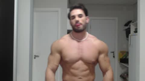 Snapshot of promuscles4u chatting on December 2024 11:28:02 PM promuscles4u online show from December 2024 11:28:02 PM