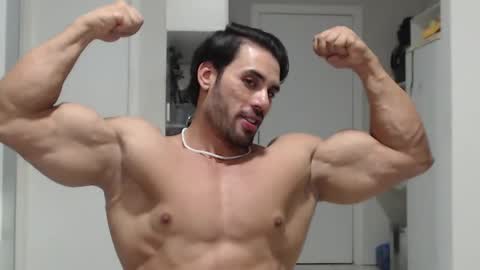 Snapshot of promuscles4u chatting on March 2025 09:51:01 PM promuscles4u online show from March 2025 09:51:01 PM
