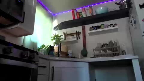 Properfuct online show from October 2025 07:59:01 PM