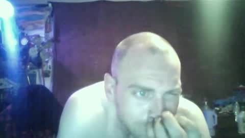 Snapshot of properttw chatting on April 2026 02:07:01 PM properttw online show from April 2026 02:07:01 PM