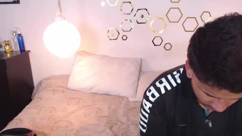 Adris  Juan online show from October 2025 01:42:01 AM