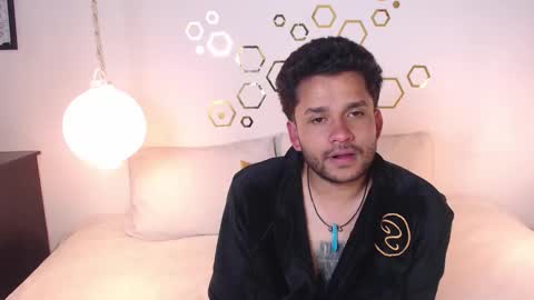 Adris  Juan online show from November 2025 04:00:02 AM