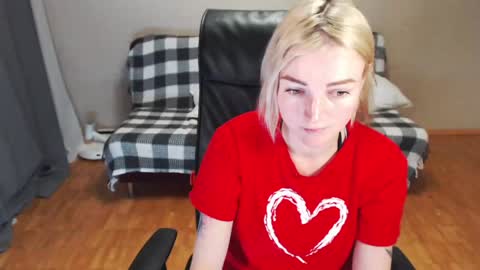 Polly online show from December 2024 03:42:02 PM