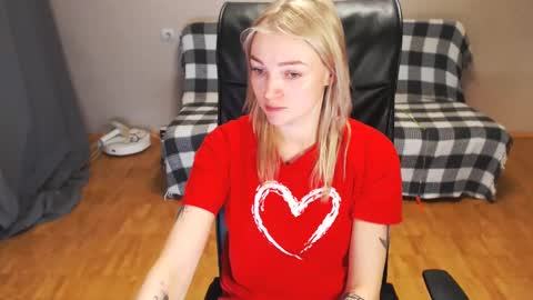 Polly online show from January 2025 12:07:02 PM