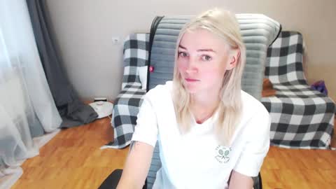 Polly online show from September 2025 12:38:02 PM