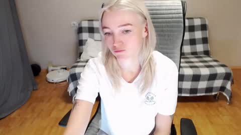 Polly online show from February 2026 03:32:02 AM