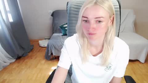 Polly online show from April 2026 06:24:01 AM