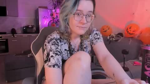 Alisa  lack of vitamin D  online show from October 2025 08:07:02 AM