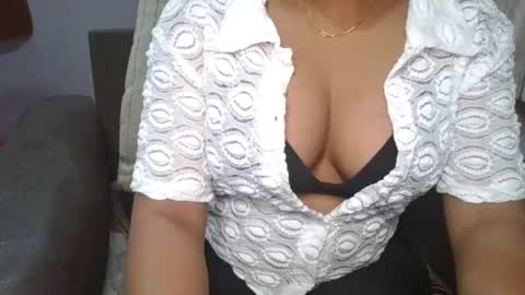 Snapshot of puneripiya chatting on February 2025 06:03:01 PM sania 141414 online show from February 2025 06:03:01 PM