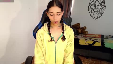 Cris online show from November 2025 12:52:01 PM