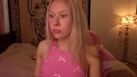 Snapshot of pureeangel chatting on June 2026 02:05:01 PM Megan online show from June 2026 02:05:01 PM