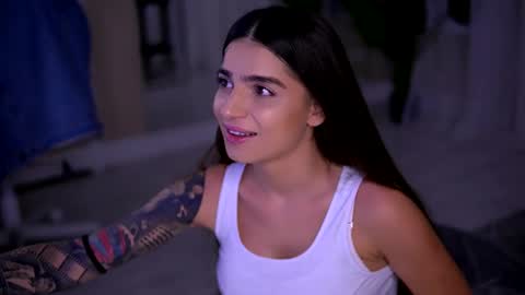 Snapshot of pureellie chatting on November 2025 04:36:02 AM Emily online show from November 2025 04:36:02 AM