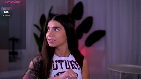 Snapshot of pureellie chatting on November 2025 04:32:02 AM Emily online show from November 2025 04:32:02 AM