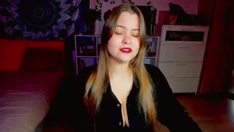 Miss Hanna online show from December 2025 02:15:01 PM