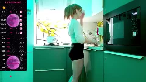 Snapshot of puremiraclealis chatting on December 2025 02:21:01 PM Alicia online show from December 2025 02:21:01 PM