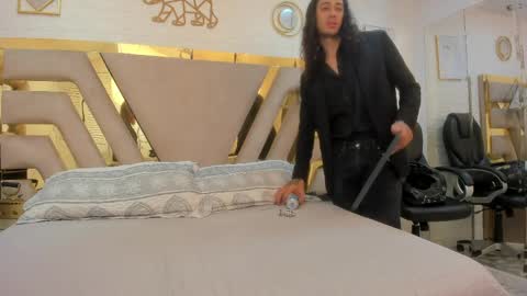 Experienced guys  online show from April 2026 05:17:01 PM