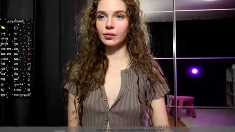 Snapshot of purple_baby chatting on December 2025 02:33:01 PM Sasha wait you here 6 of November. will celebrate my B- day online show from December 2025 02:33:01 PM