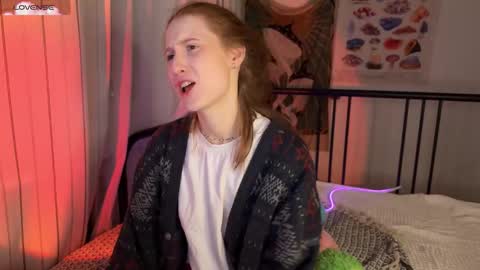 Francine online show from November 2025 08:40:02 PM