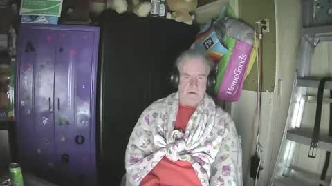 Snapshot of pussy_licker0127 chatting on February 2025 06:15:02 AM Mark online show from February 2025 06:15:02 AM