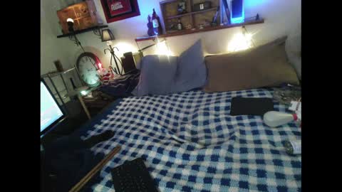 Snapshot of pussyeat2please chatting on December 2024 06:44:01 AM Rick online show from December 2024 06:44:01 AM