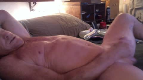 Snapshot of pussyeat2please chatting on January 2025 04:24:01 PM Rick online show from January 2025 04:24:01 PM