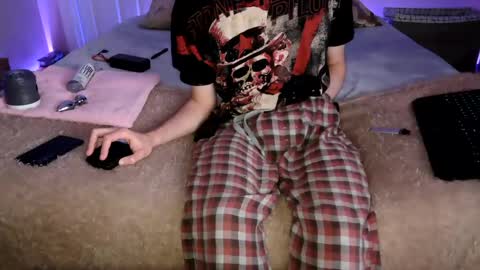 Snapshot of pussylover2182 chatting on December 2024 07:58:01 AM pussylover2182 online show from December 2024 07:58:01 AM