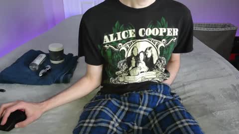 Snapshot of pussylover2182 chatting on December 2024 07:49:02 AM pussylover2182 online show from December 2024 07:49:02 AM