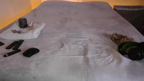 Snapshot of pussylover2182 chatting on December 2024 09:52:02 AM pussylover2182 online show from December 2024 09:52:02 AM