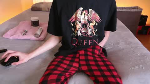 Snapshot of pussylover2182 chatting on December 2024 07:17:01 AM pussylover2182 online show from December 2024 07:17:01 AM