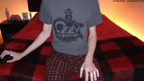 Snapshot of pussylover2182 chatting on September 2025 04:03:02 AM pussylover2182 online show from September 2025 04:03:02 AM